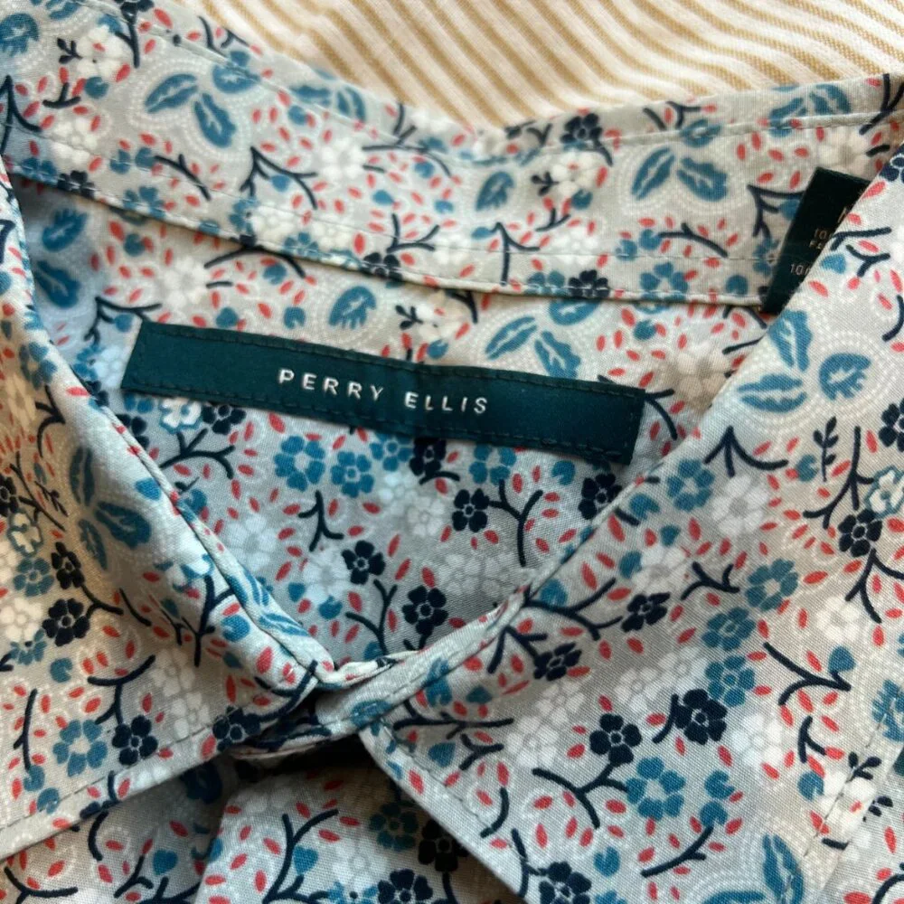 Perry Ellis Men's Floral Pattern  Button Down Shirt Size M - Picture 2 of 5